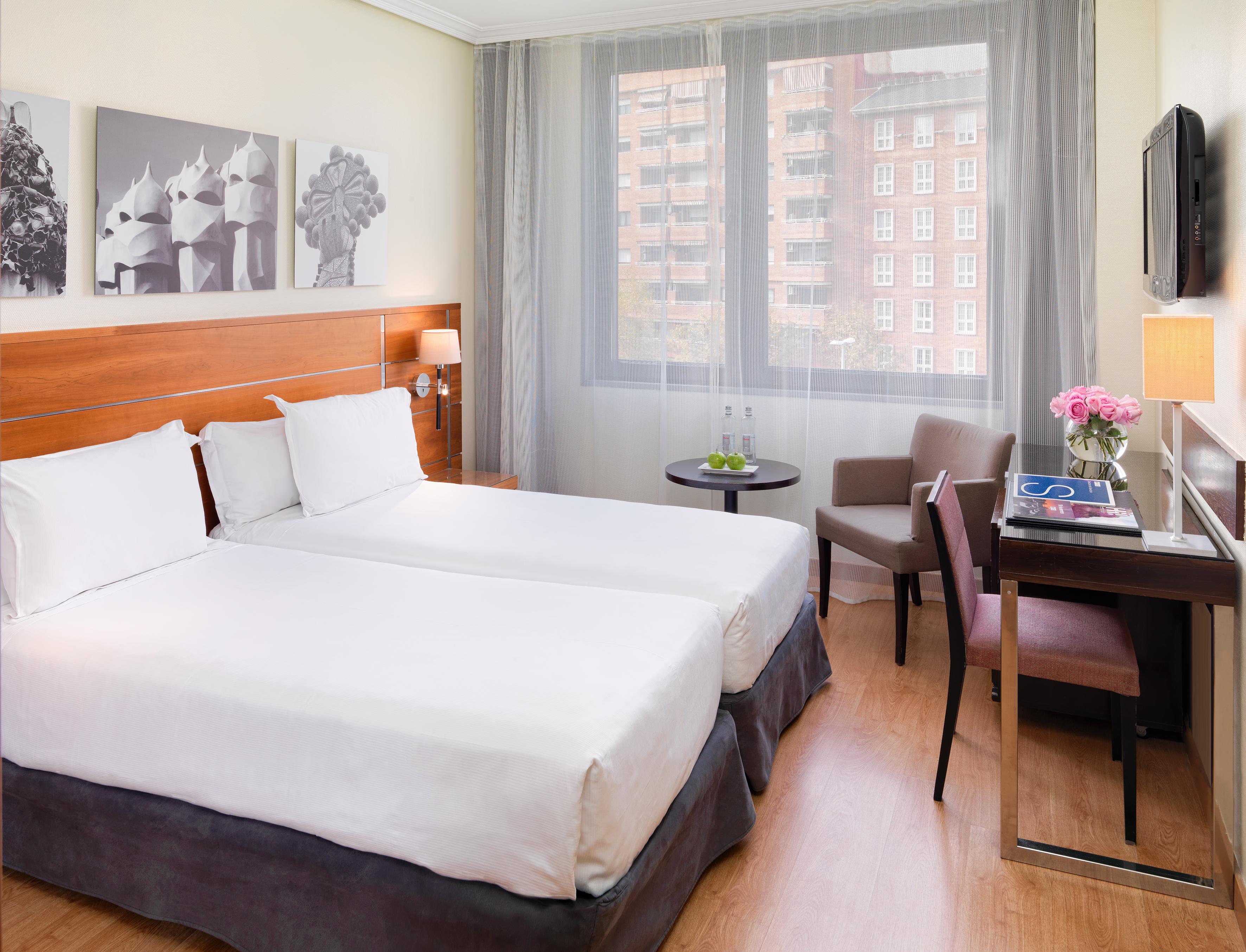 เฮช10 อิตาคา โฮเต็ล Hotel บาร์เซโลนา ภายนอก รูปภาพ